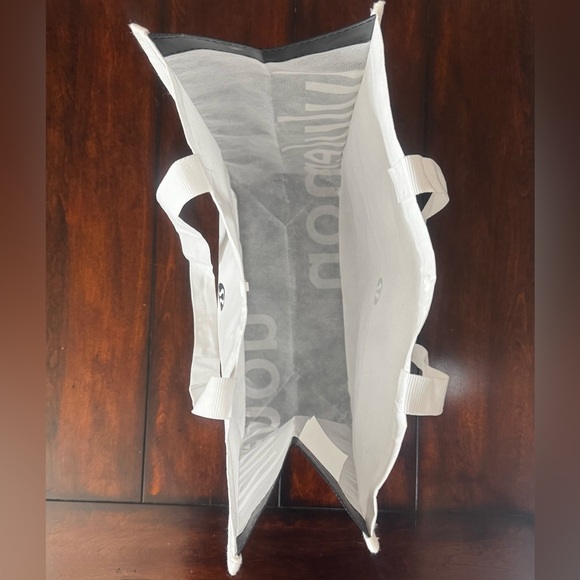 lululemon athletica Classic White Tote - Picture 3 of 7